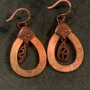 Mother of pearl silpada earrings